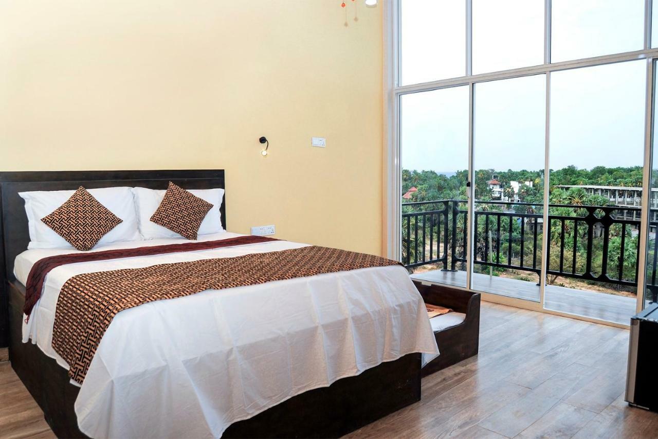 Woodycrest Hotel Trincomalee Exterior photo